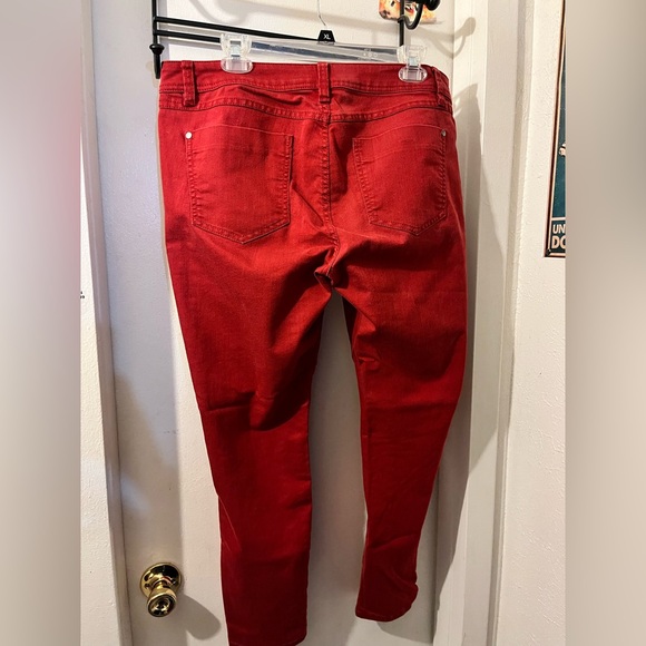 Elle- size 16- red stretch jeans, straight leg - Picture 2 of 3